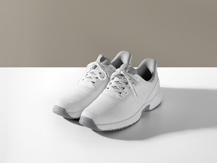 Wide vs. Narrow Foot: How Foot Width Affects Shoe Fit