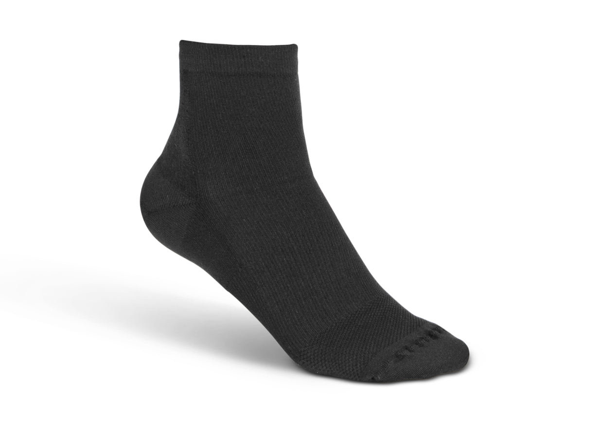 Unisex Compression Ankle Socks 15-20 mmHg in Black – Orthofeet®