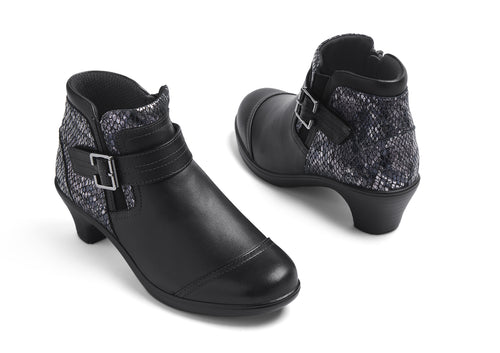 Emma - Black/White Snake