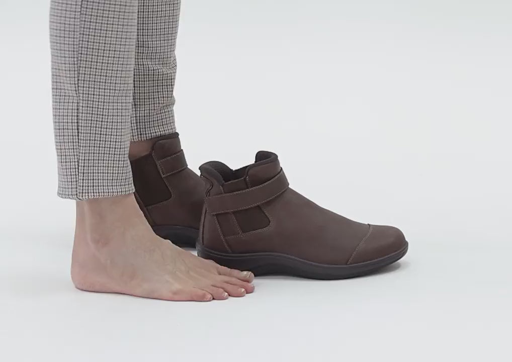 Women's Blaire Hands-Free Orthopedic Boots in Chocolate – Orthofeet®